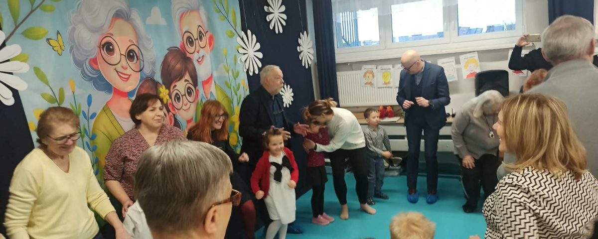 f7e2dd09-4b7d-4c5e-863e-a6bcd055eecb